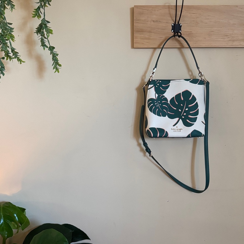 Kate Spade Monstera Leaf Crossbody Bag in Green and Cream